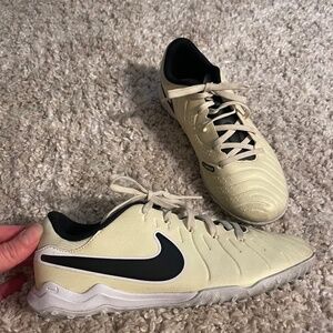 Nike FlyTouch Lite Soccer Shoes (3.5Y)